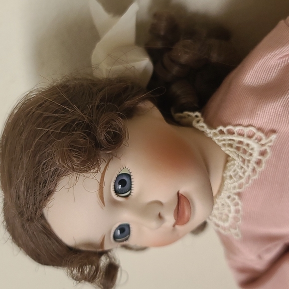 Ashton Drake Little Women Collection Porcelain Meg Doll 3139-C - Picture 2 of 8